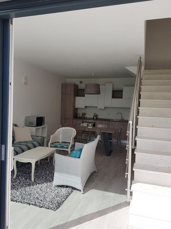 Baia Blu - Luxury Apartments With Pool Cremia エクステリア 写真